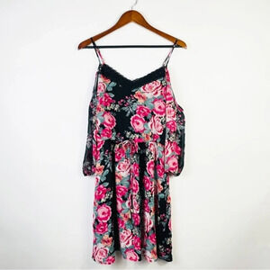 Charlotte Russe Floral Print‎ Cold Shoulder Dress Size Medium